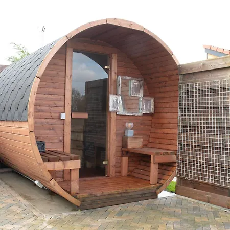 Wellness With Whirlpool And Sauna, Cleaning Included * Zevenhuizen (Zuidplas)
